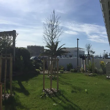 Chambre D'amour, App T2 Recent, Classe 4 Et, Jardin Et Parking Prive A 100 M Des Plages *
