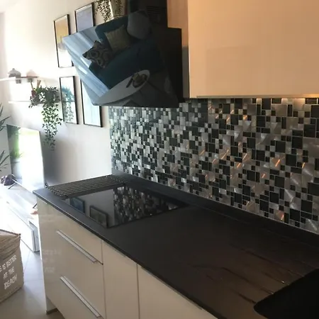 D'amour, App T2 Recent, Classe 4 Et, Jardin Et Parking Prive A 100 M Des Plages Apartmán