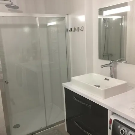D'amour, App T2 Recent, Classe 4 Et, Jardin Et Parking Prive A 100 M Des Plages Apartmán